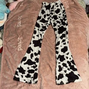 flared cow tights 🐮